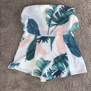 Palm Leaf Romper! Size Medium! Never worn!